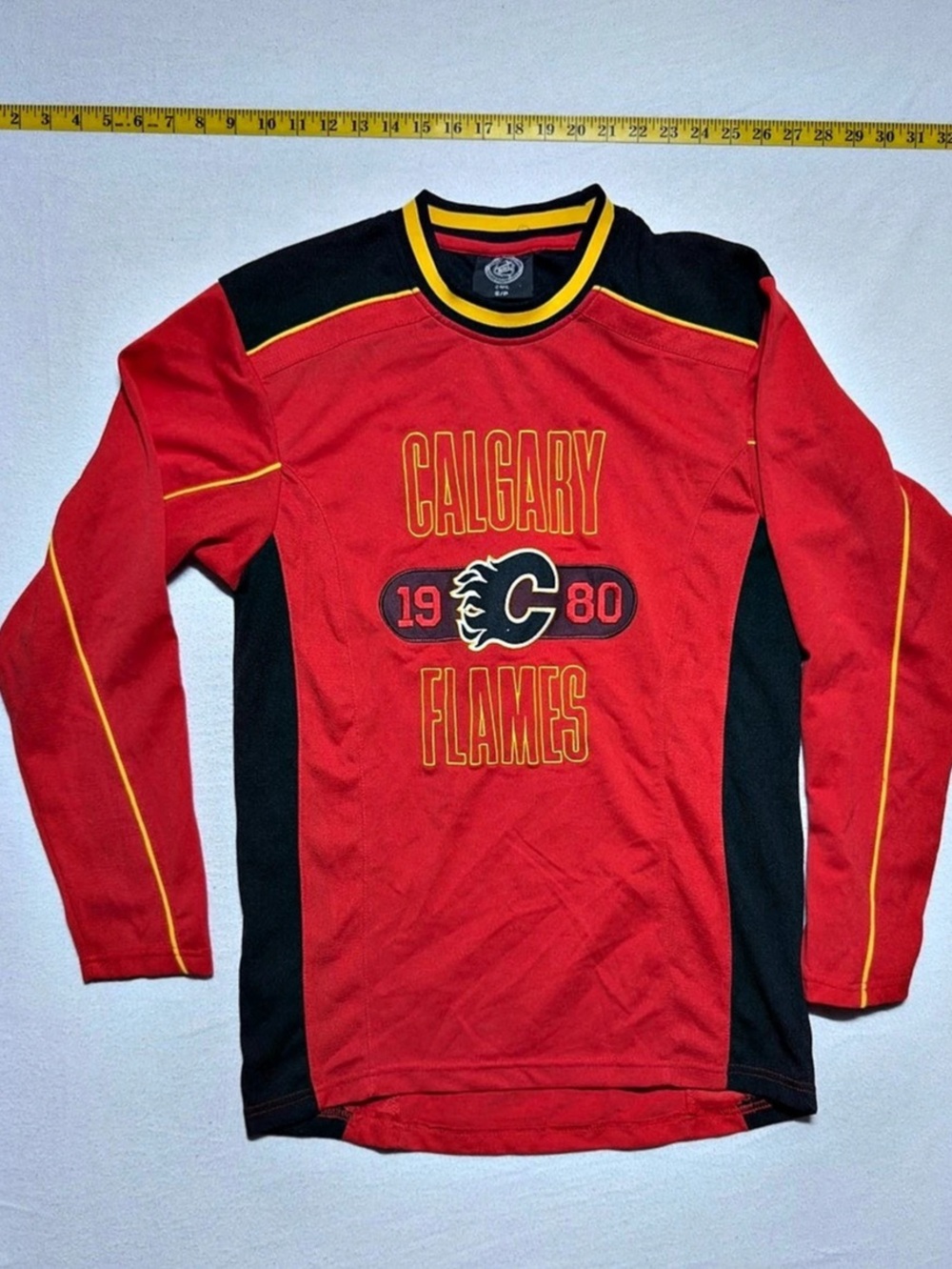 NHL Calgary Flames hockey jersey Red & Black Small Jersey